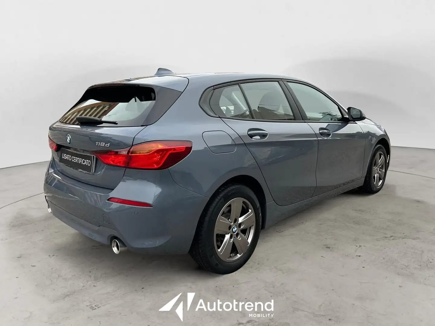 BMW 118 118d 150 CV Automatica 5 Porte Business Advantage Grigio - 2