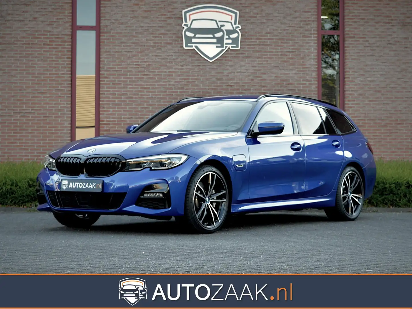 BMW 330 3-serie Touring 330e Business Edition M Sport Blauw - 1