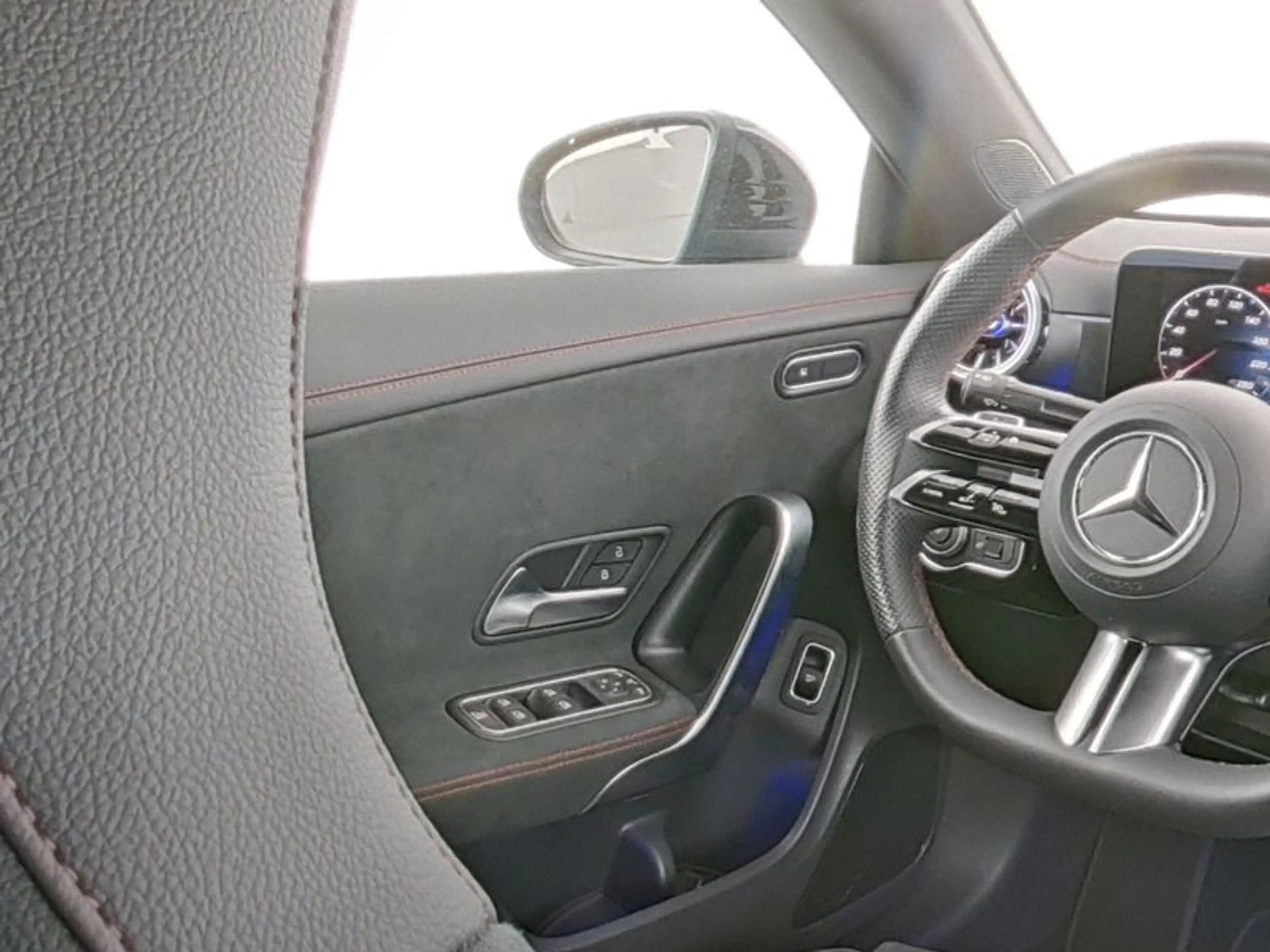 Mercedes-Benz CLA 220 4M *AMG Night Multibeam Ambie Totwin — photo 5