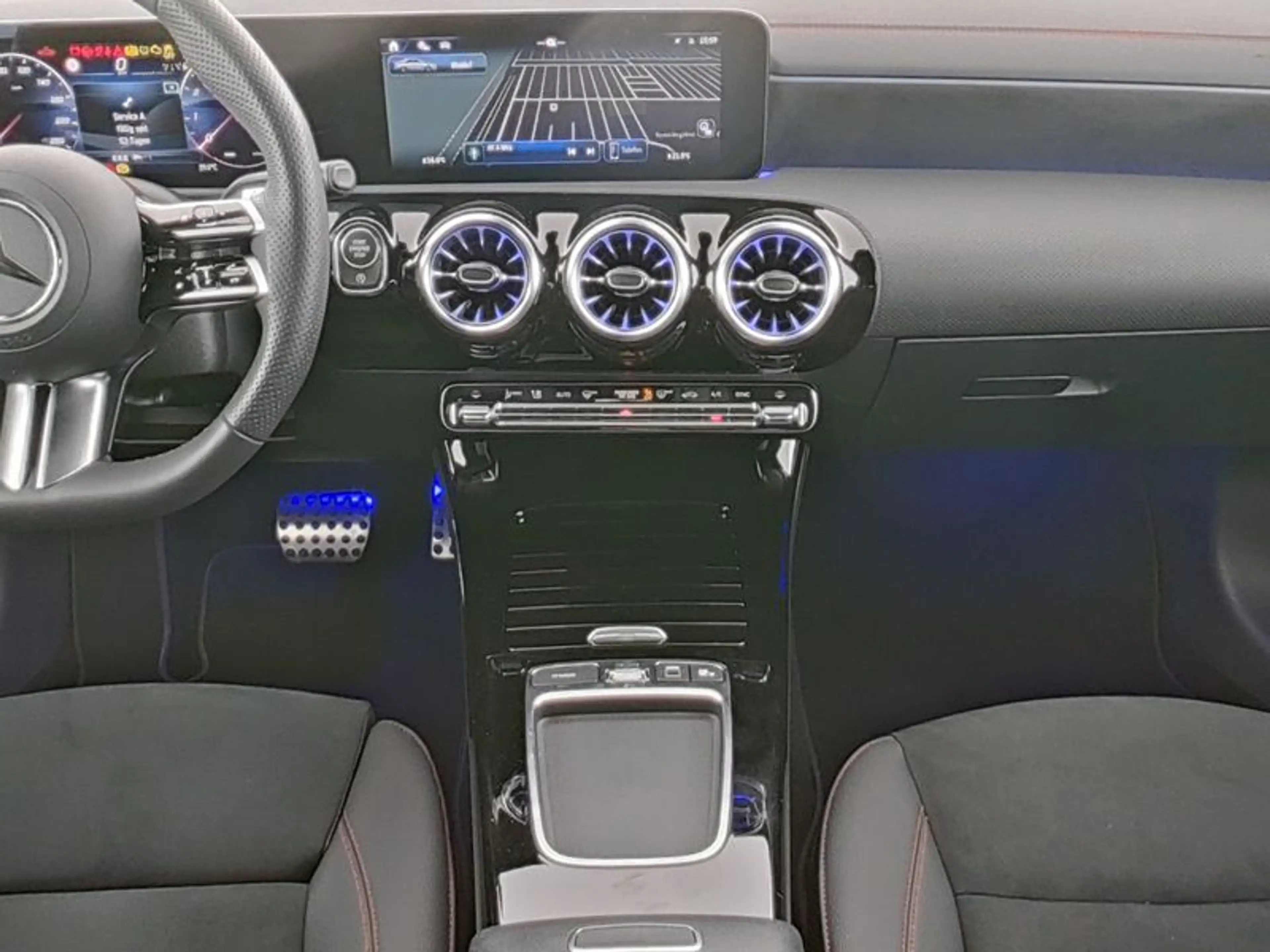 Mercedes-Benz CLA 220 4M *AMG Night Multibeam Ambie Totwin — photo 7