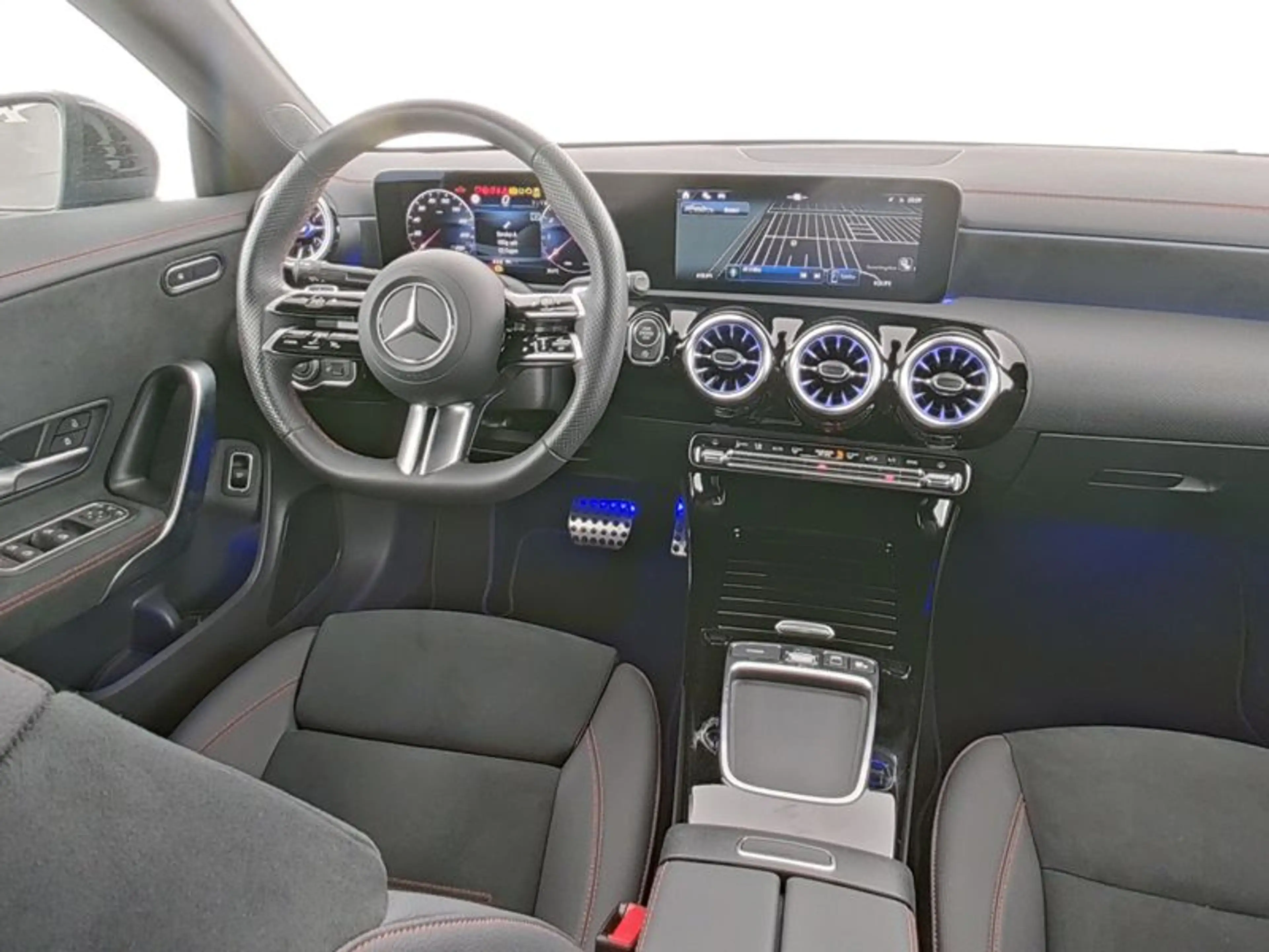 Mercedes-Benz CLA 220 4M *AMG Night Multibeam Ambie Totwin — photo 8