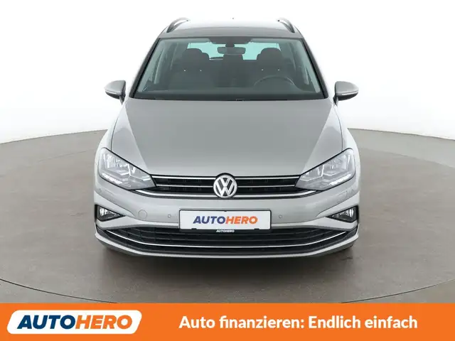 Volkswagen Golf view 9