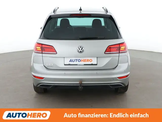 Volkswagen Golf view 5