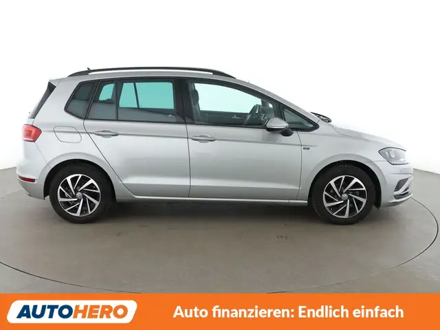 Volkswagen Golf view 7