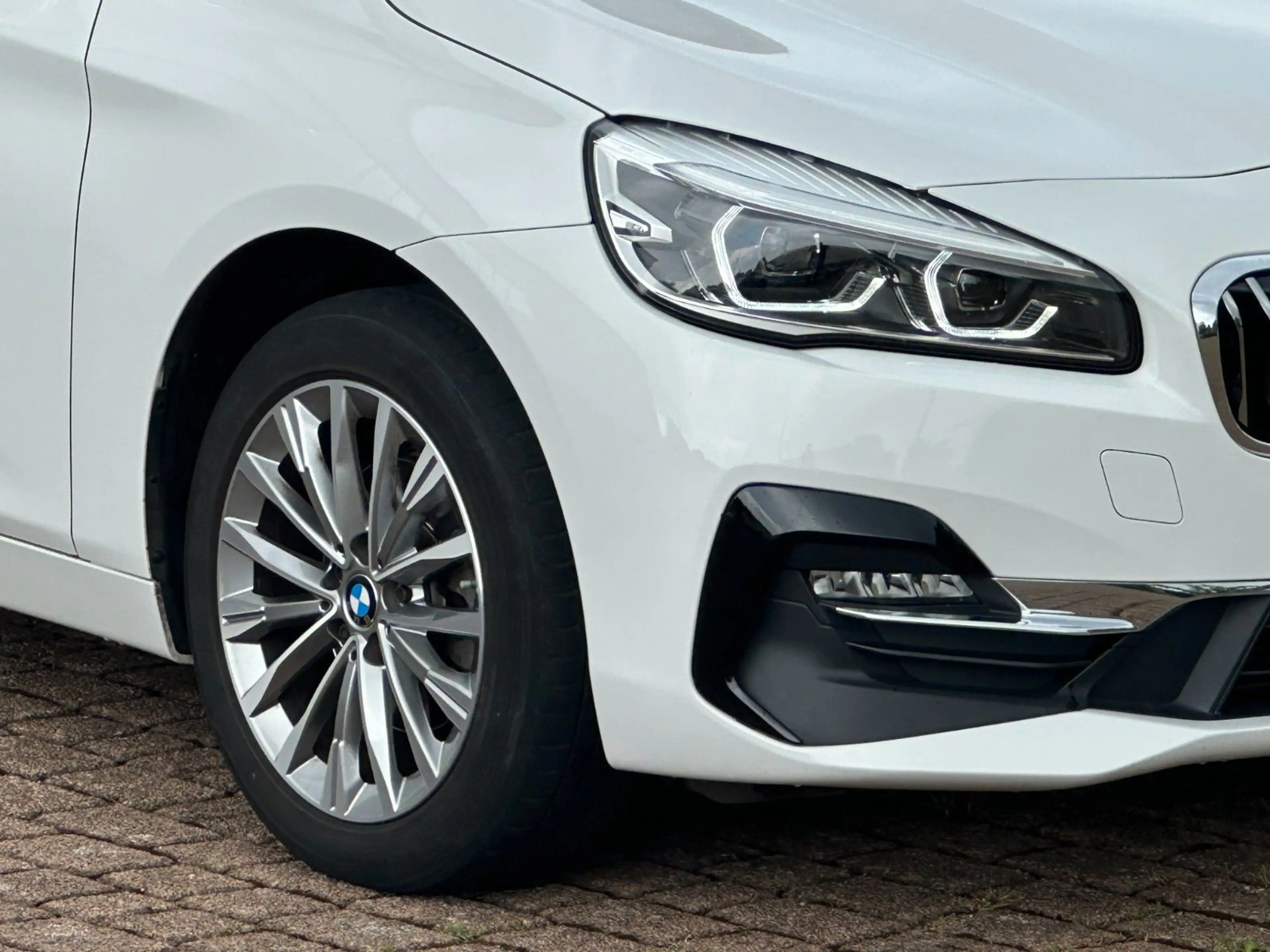 BMW 216 216 d Active Tourer Luxury Line Leder LED NAVI — photo 15