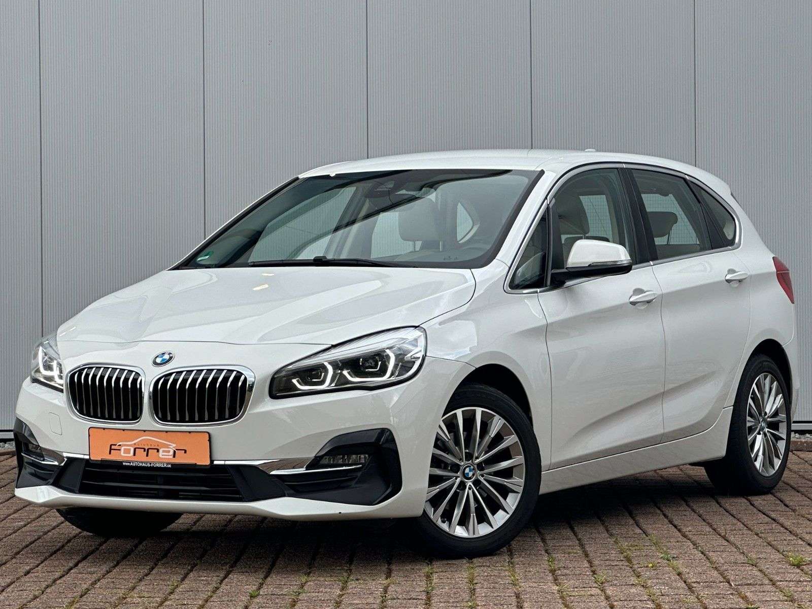 BMW 216