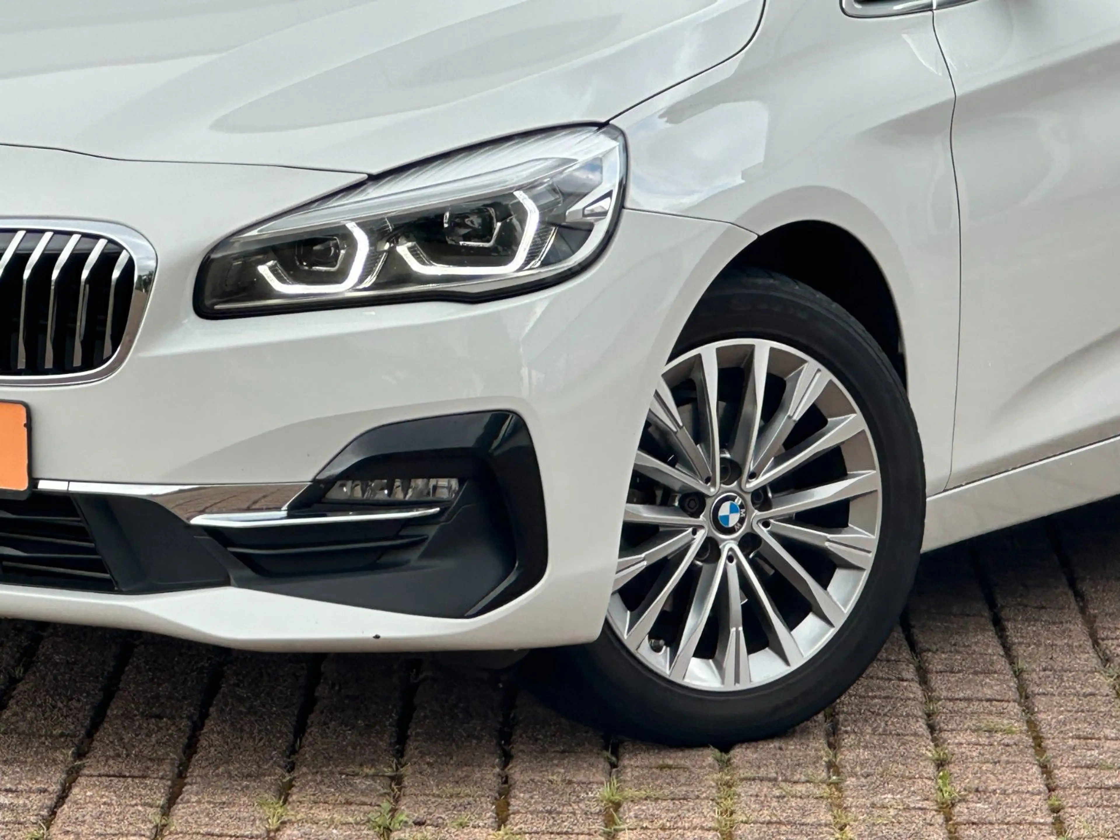 BMW 216 216 d Active Tourer Luxury Line Leder LED NAVI — photo 3