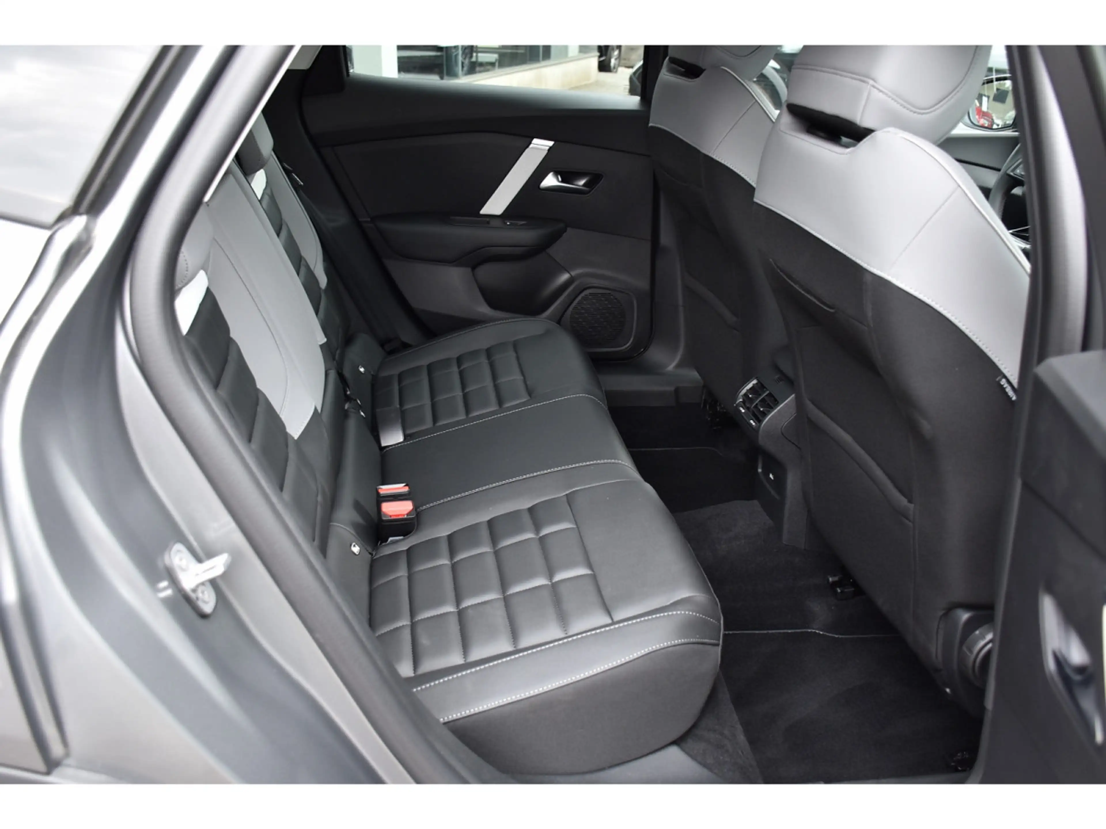 Citroen C4 X 1.2 MHEV 145 e-DCS6 Max ACC SIDE LANE GPS CAM 1°M. — photo 8