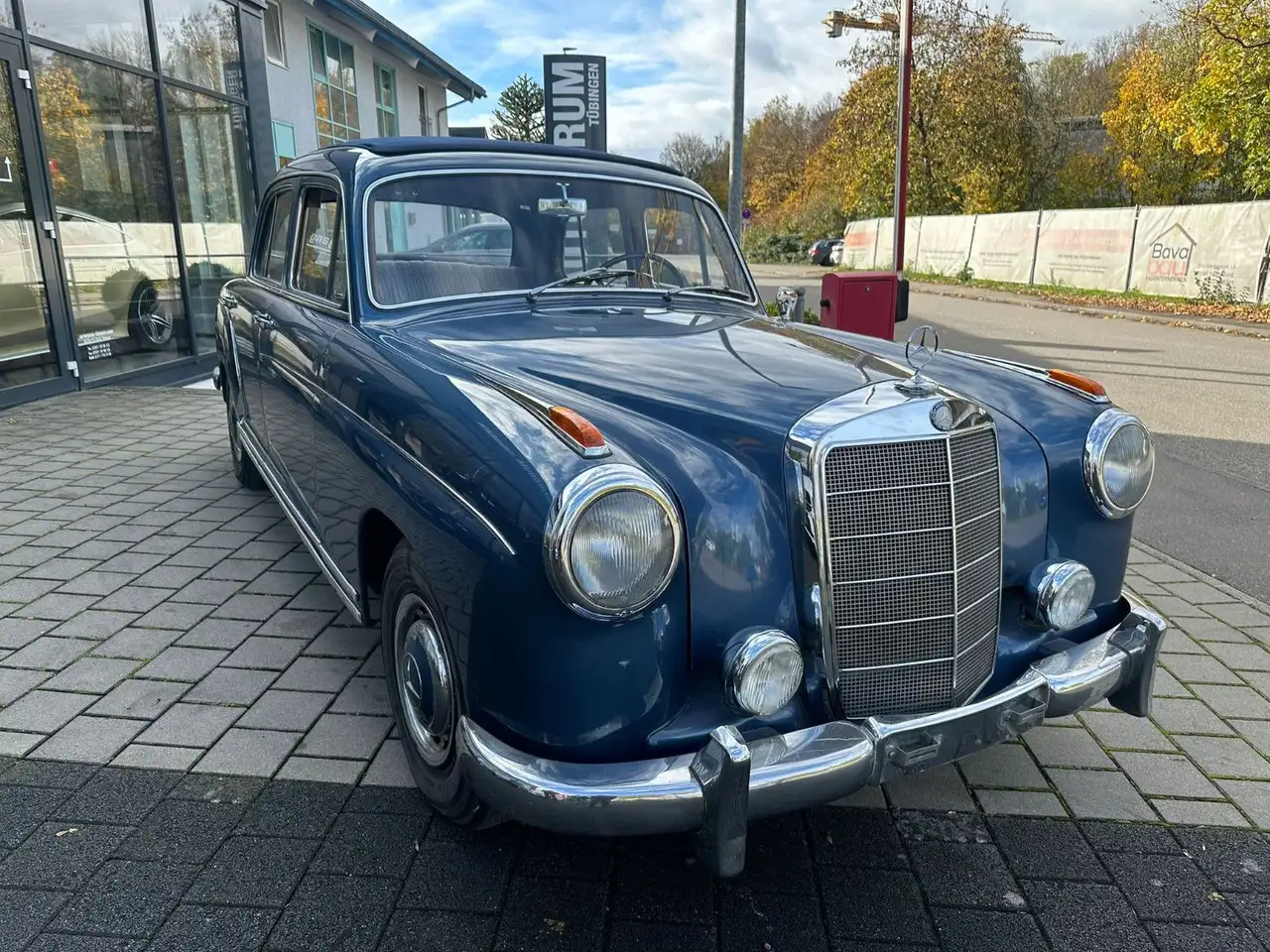 Mercedes-Benz 220 S Ponton aus dem Jahr 1956, foto 4