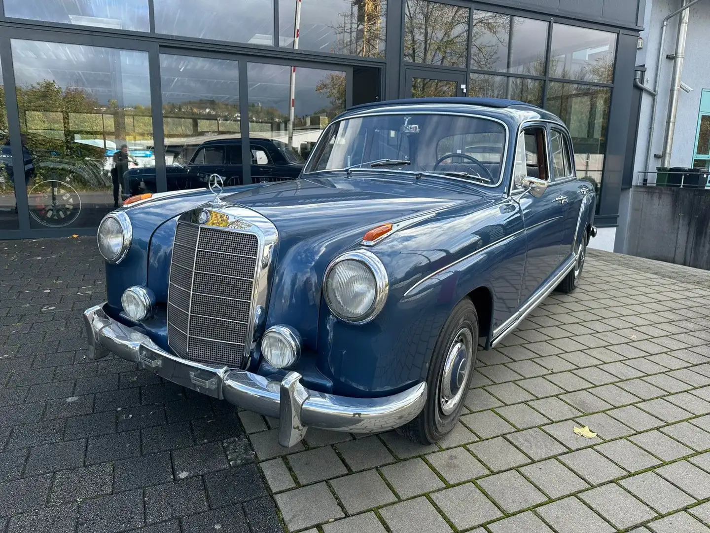 Mercedes-Benz 220 S Ponton aus dem Jahr  1956 Bleu - 2