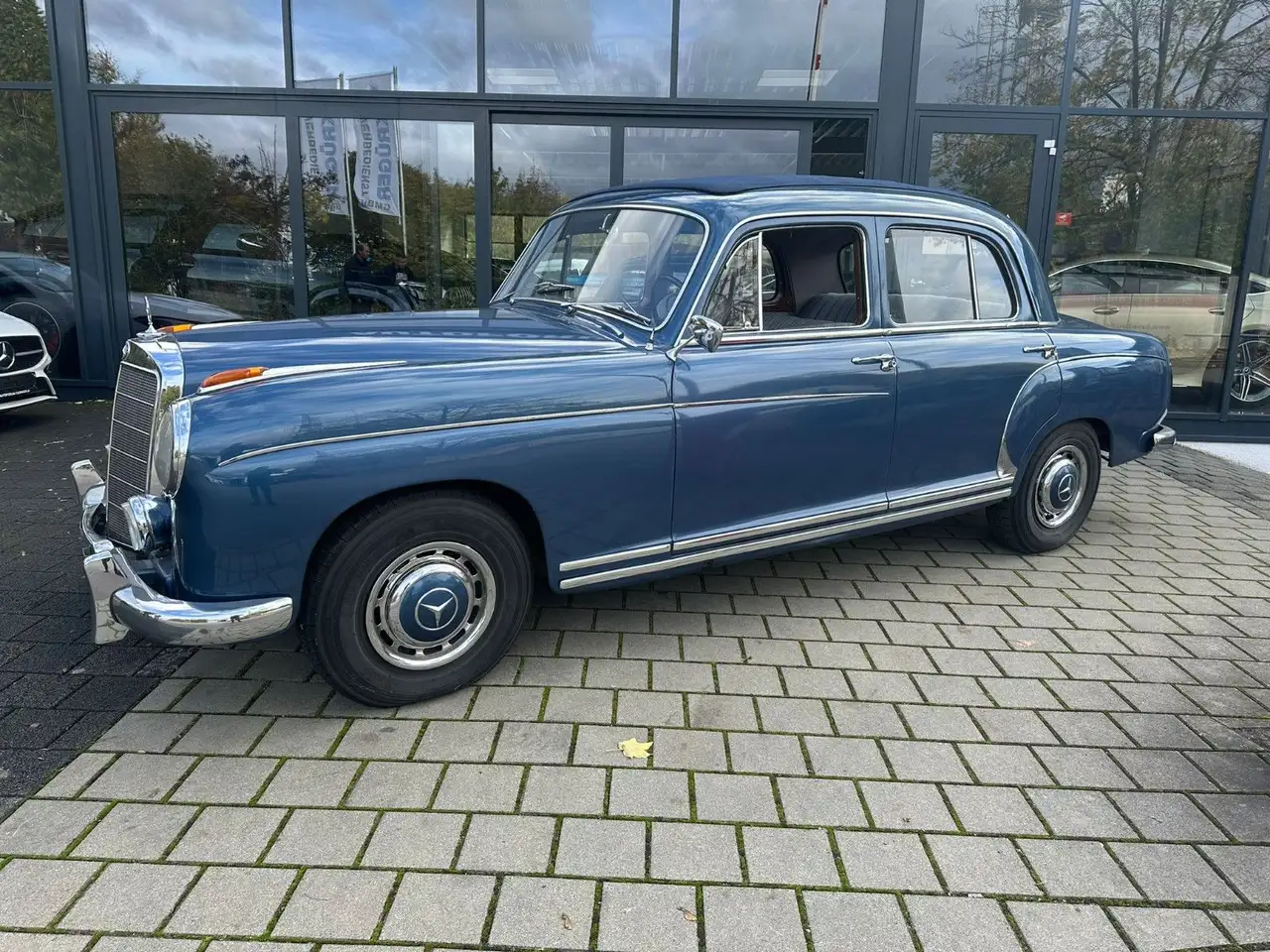Mercedes-Benz 220 S Ponton aus dem Jahr 1956, foto 7