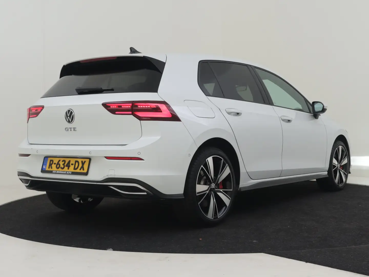 Volkswagen Golf GTE 1.4 eHybrid 245pk | Matrix koplampen | Dodehoekdec Blanc - 2