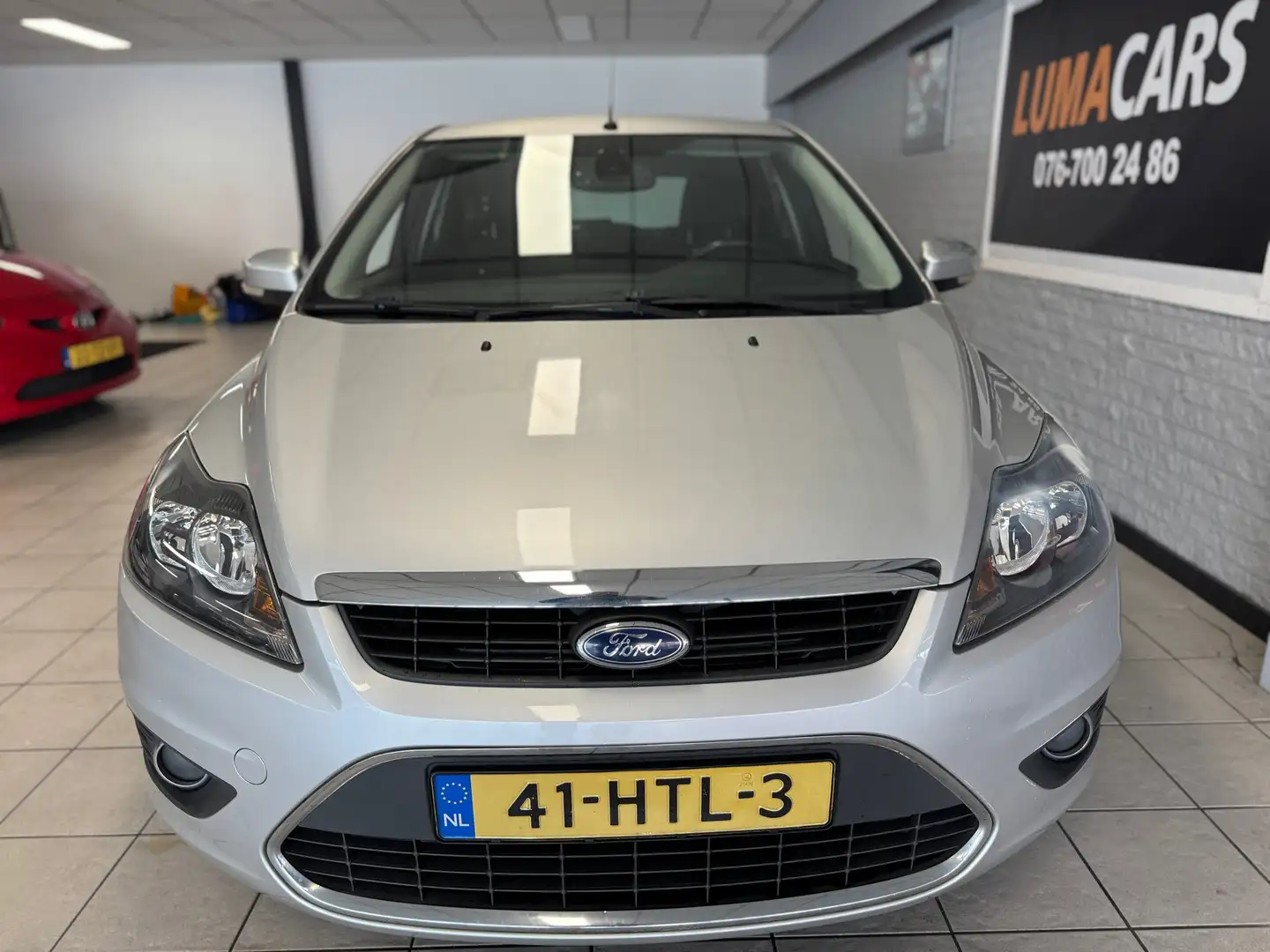 Ford Focus 1.6 Titanium Grau - 2