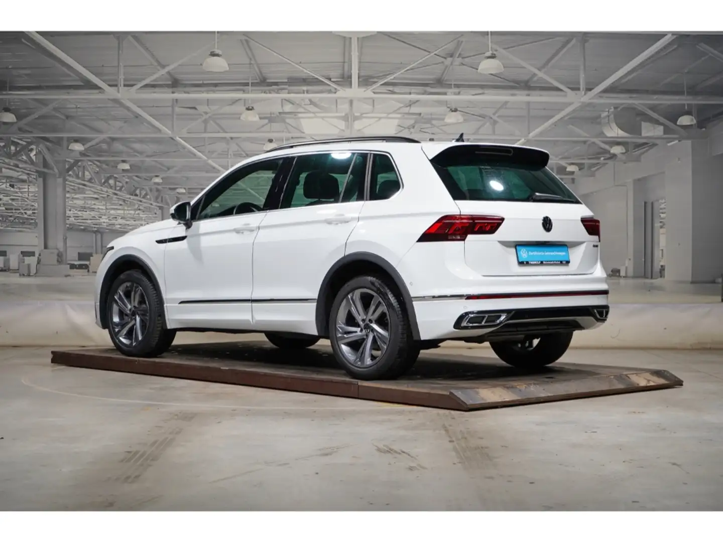 Volkswagen Tiguan R-Line 2.0 TDI 4M Head-Up Harman LEDER Weiß - 2