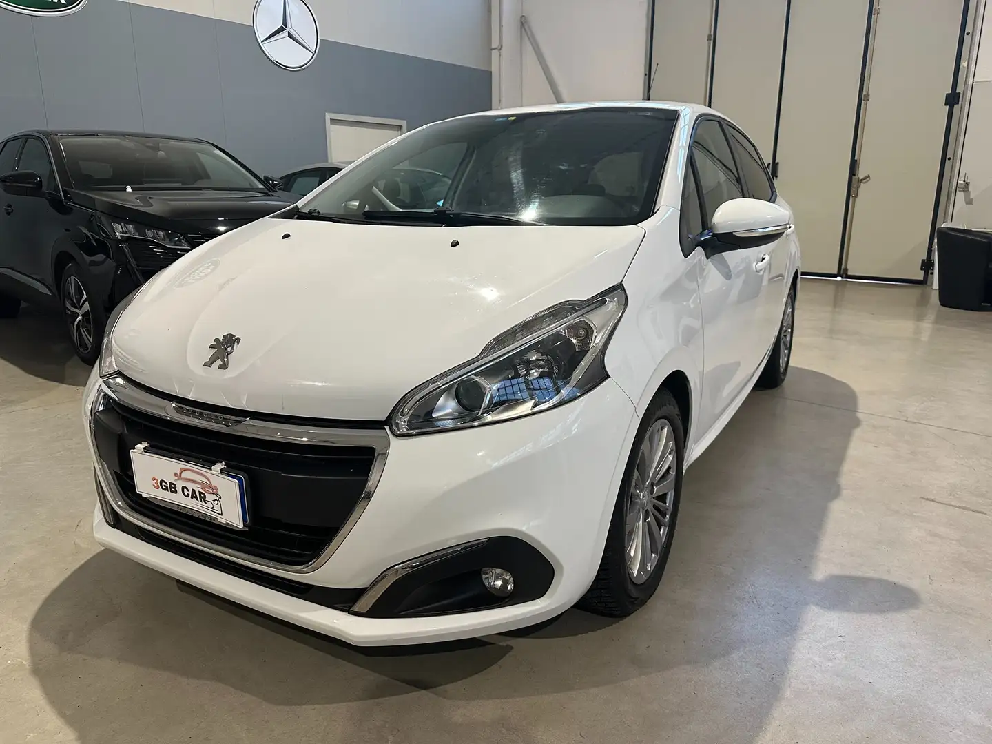 Peugeot 208 208 I 2015 5p 1.6 hdi Active N1 Bianco - 1