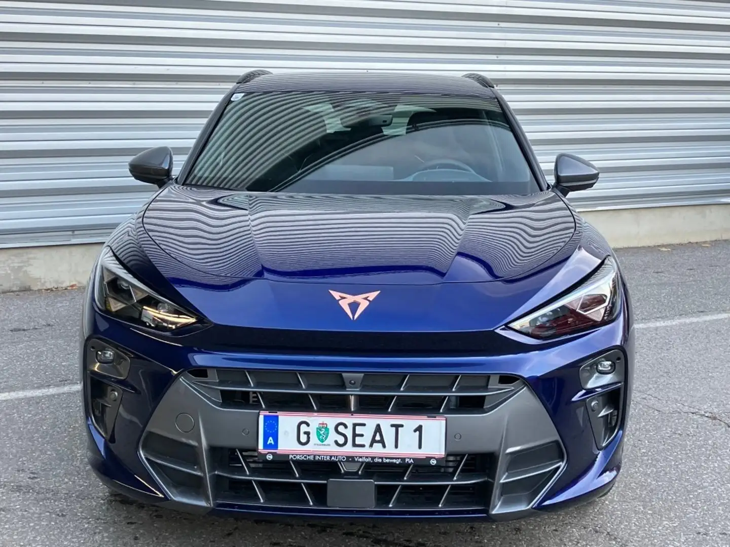 CUPRA Terramar VZ 2.0 TSI 265 PS DSG 4Drive Blau - 2