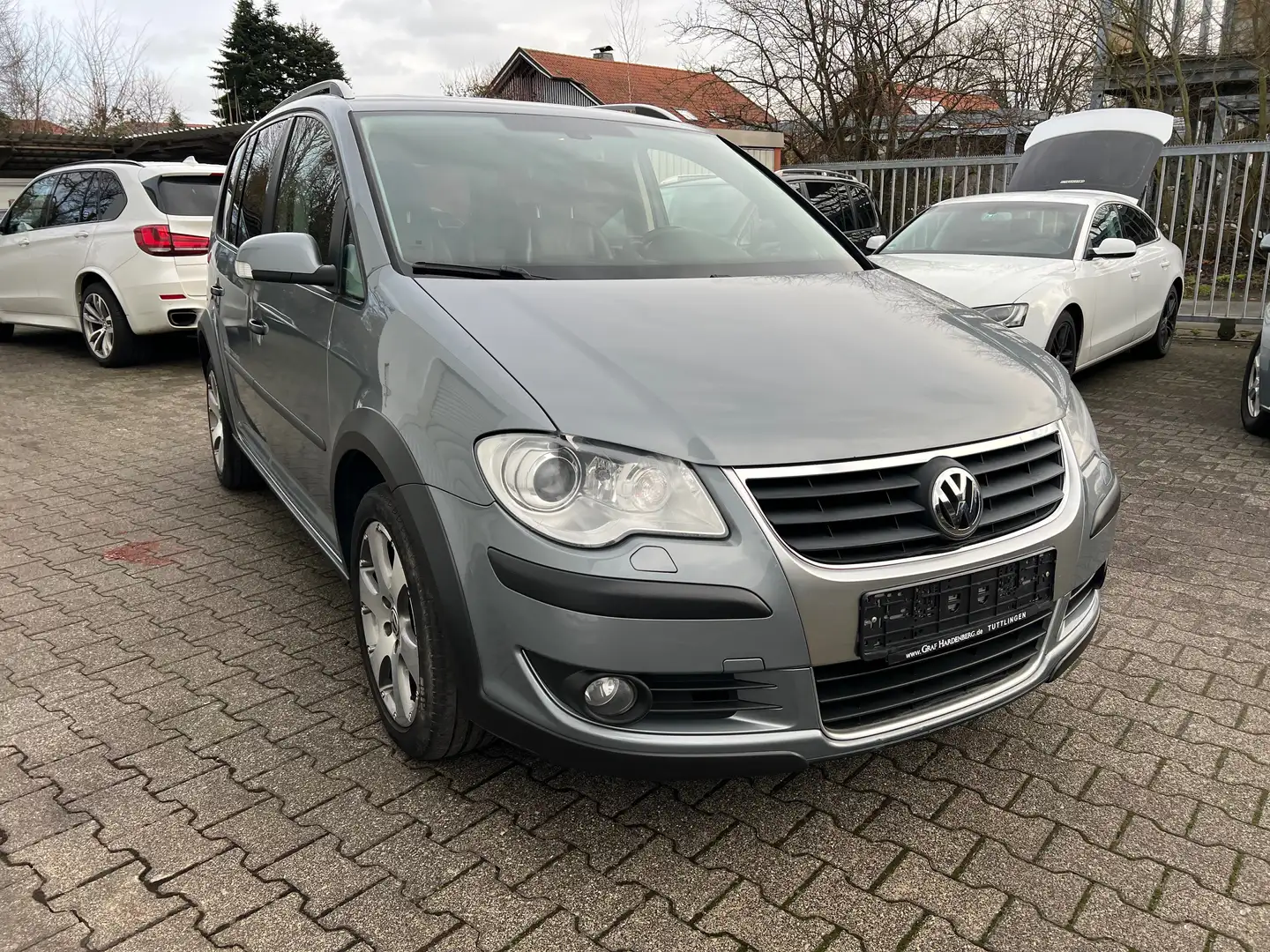 Volkswagen Touran 1.4 TSI DSG Cross 7 Sitze Motor Generalüberholt Grau - 2