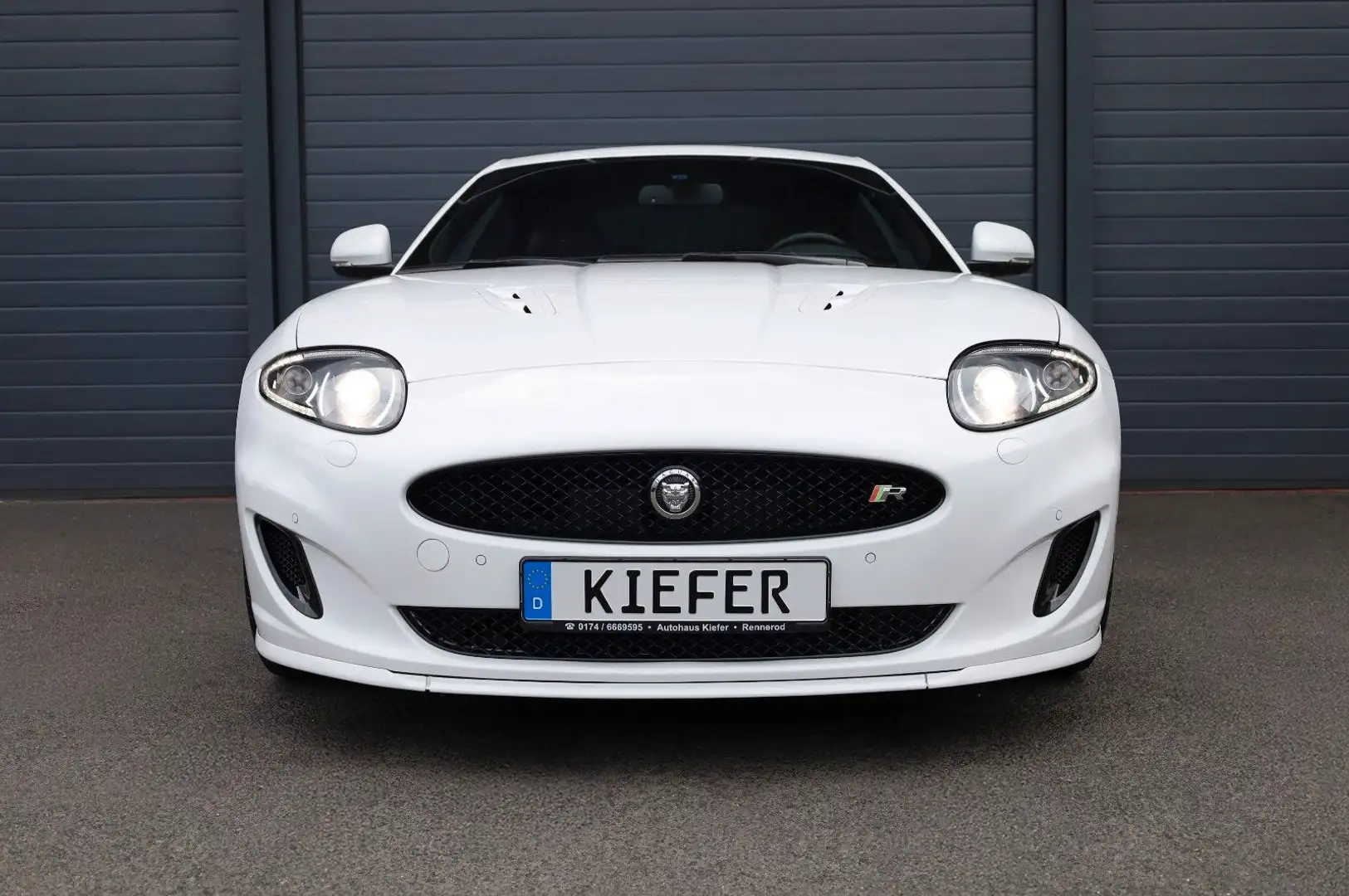 Jaguar XKR 5.0 V8 XKR Coupé/B&W/SHZ/LHZ/KAMERA/XENON/20 Weiß - 2