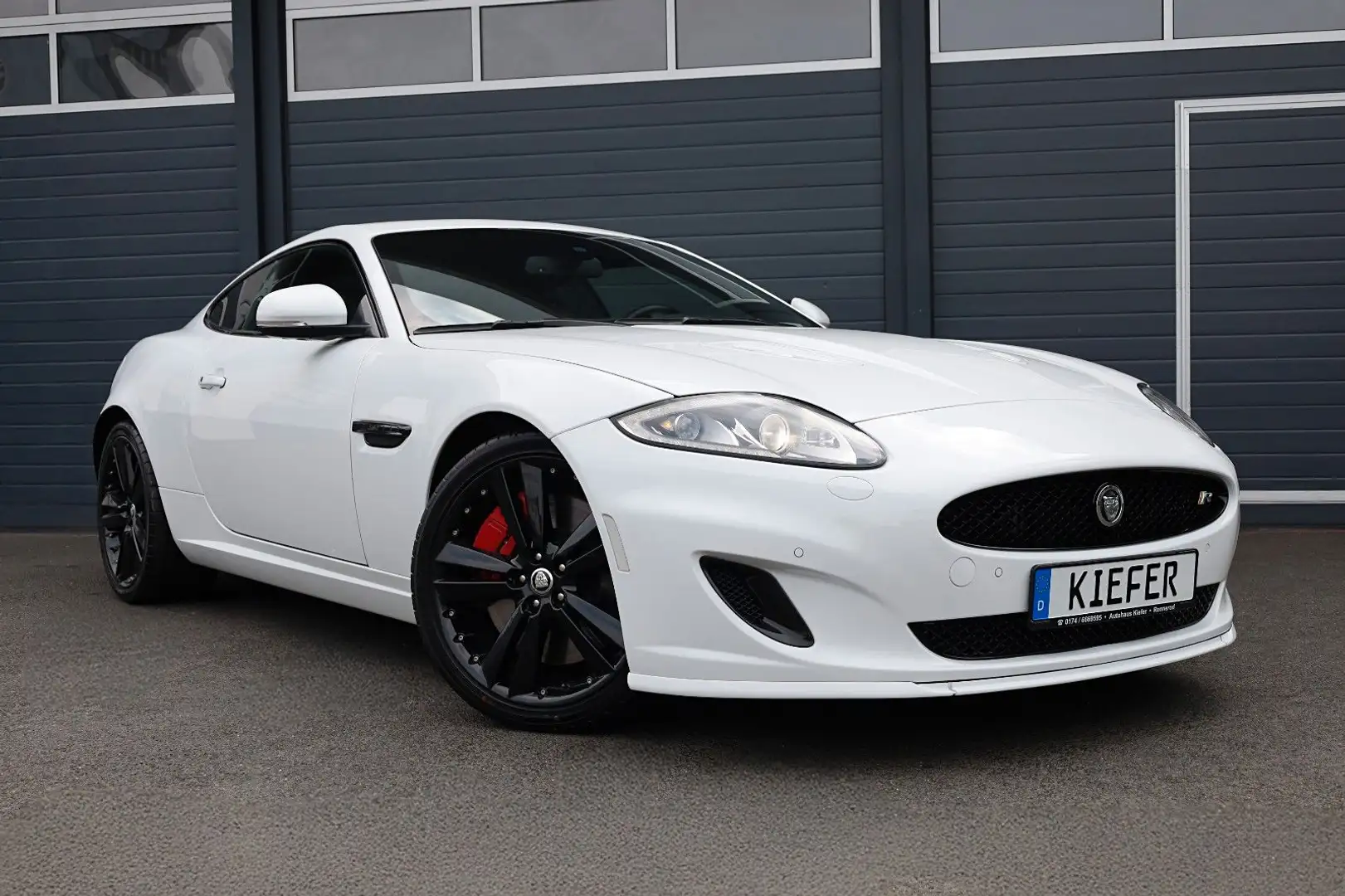 Jaguar XKR 5.0 V8 XKR Coupé/B&W/SHZ/LHZ/KAMERA/XENON/20 Weiß - 1