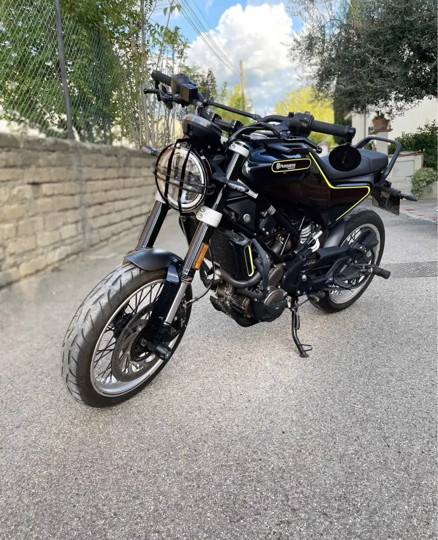 Husqvarna Svartpilen - 1