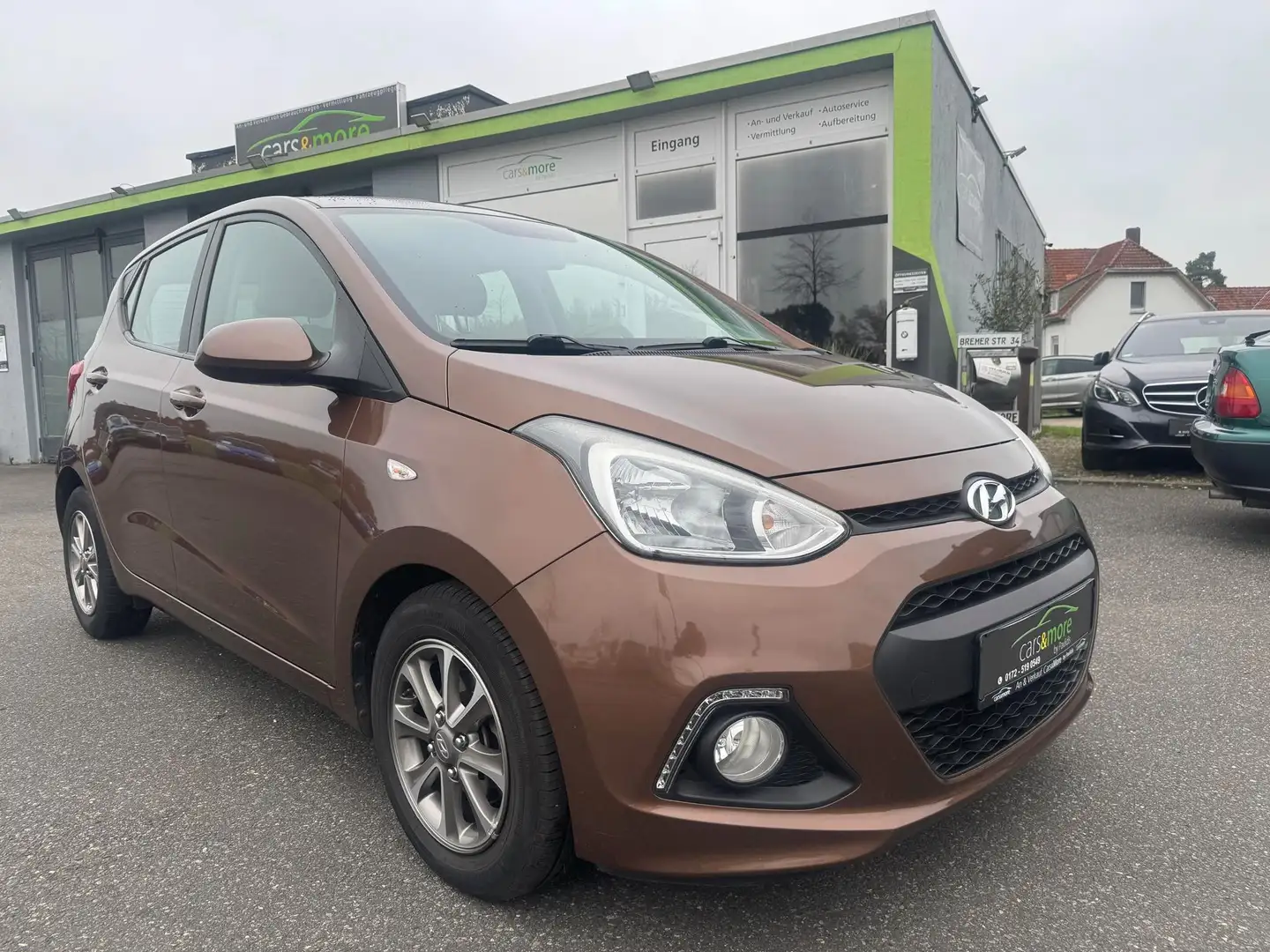 Hyundai i10 i10 1.2 Fifa World Cup Edition Bronze - 1