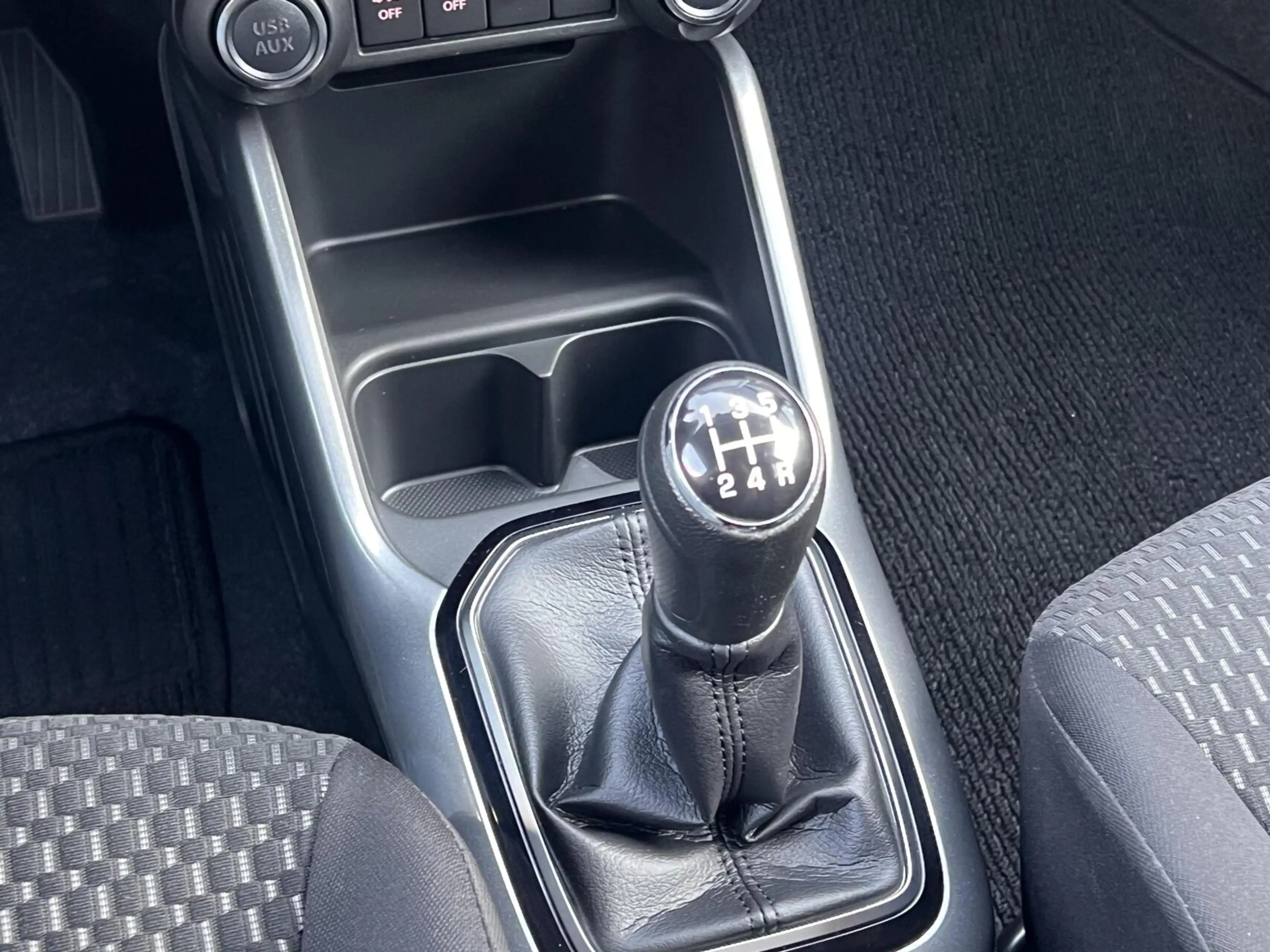 Suzuki Ignis 1.2 Smart Hybrid Style Airco Clima Cruise NAP — photo 31