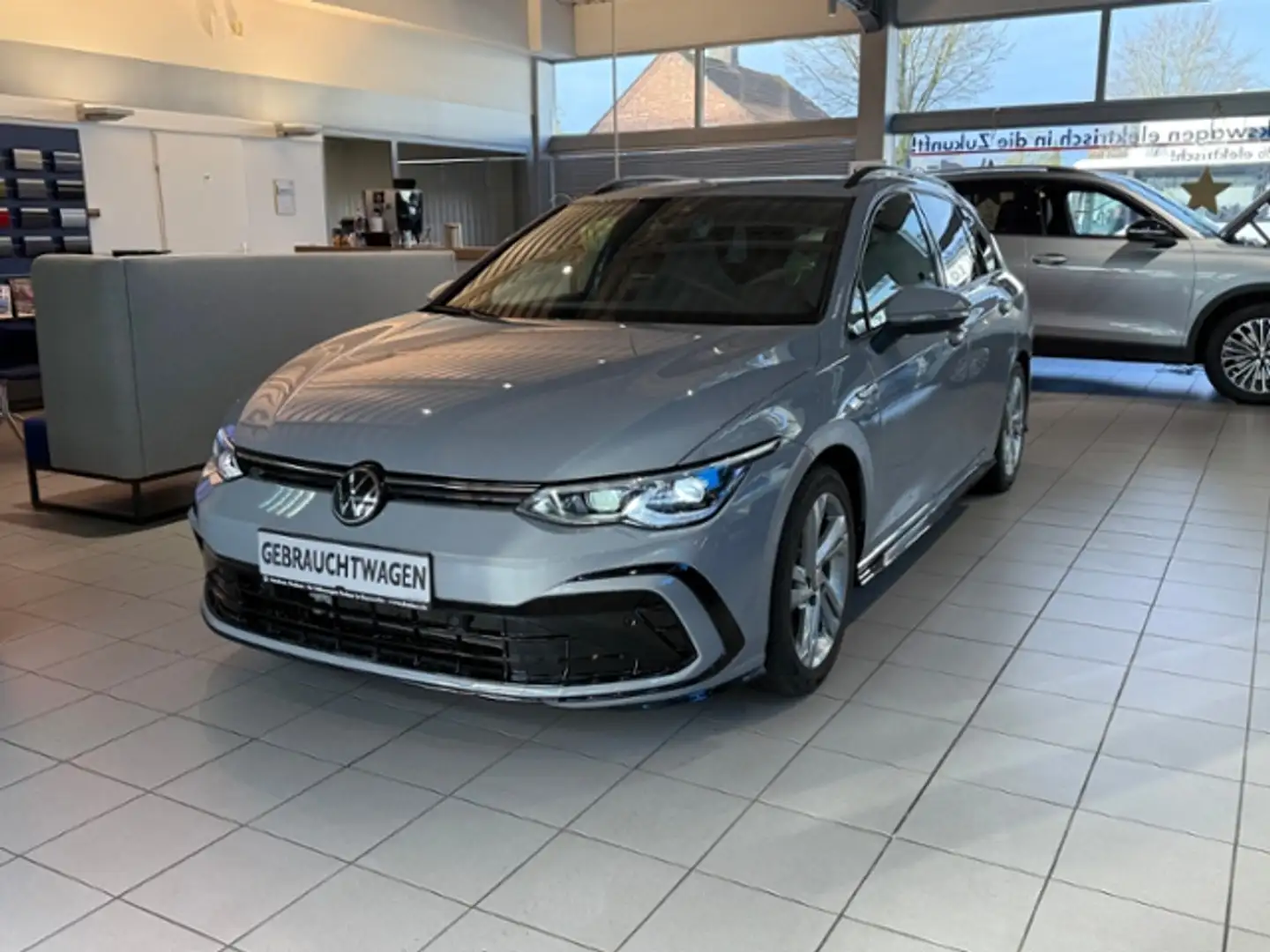 Volkswagen Golf Variant VIII Variant 1.5 TSI R-Line AHK PANO NAVI Grau - 2