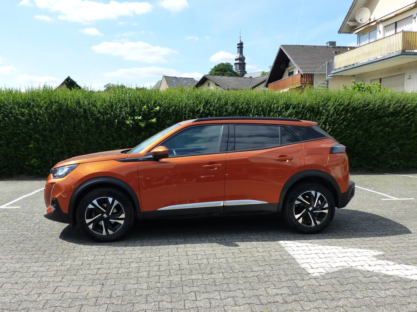 Peugeot 2008 PureTech 130 EAT8 Allure Orange - 2