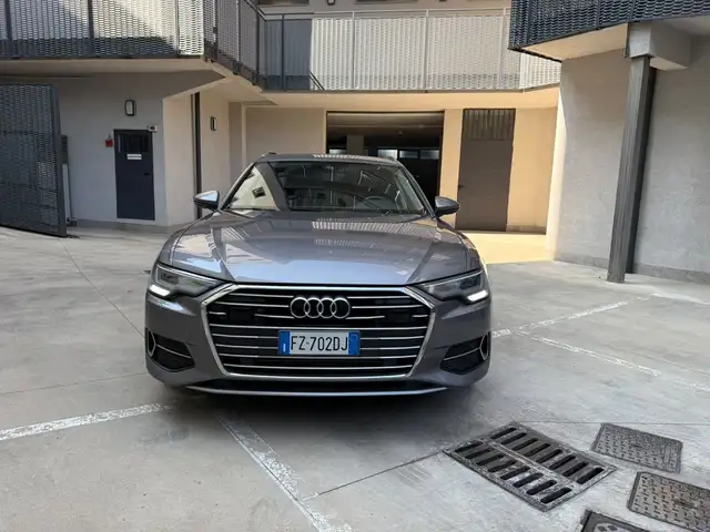 Audi A6 view 8