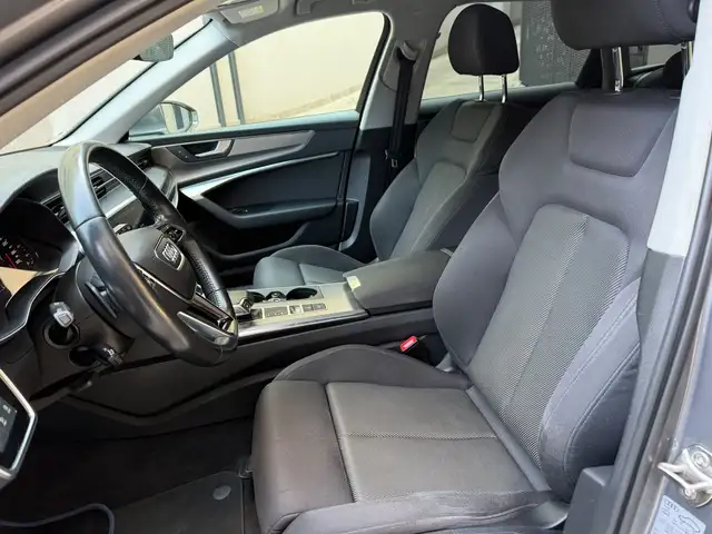 Audi A6 view 26