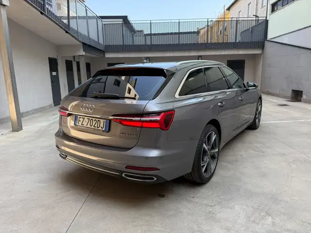 Audi A6 view 5