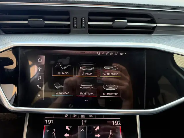 Audi A6 view 17