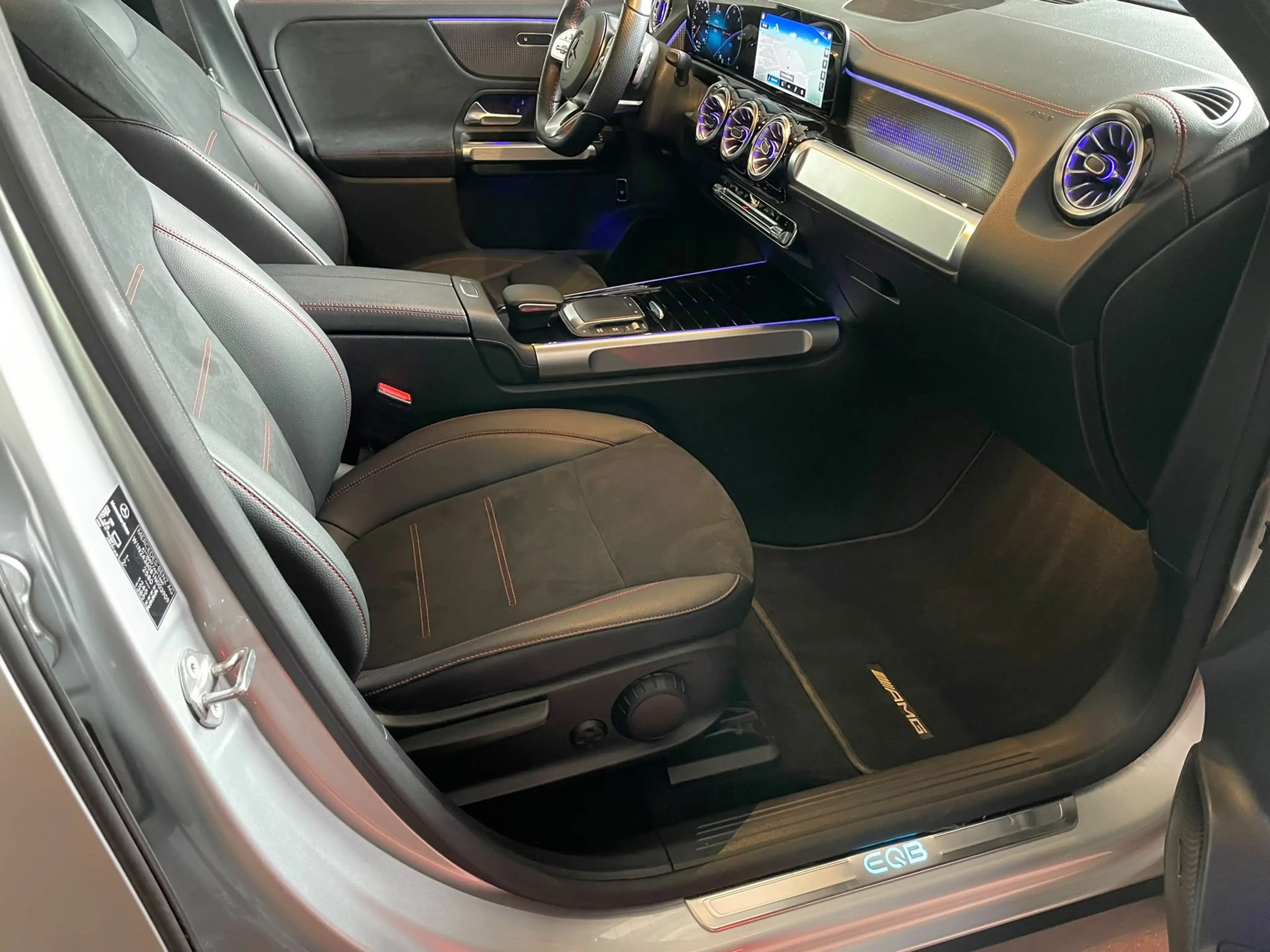 Mercedes-Benz EQB 300 4MATIC PANO LED NAVI CAMERA — photo 12