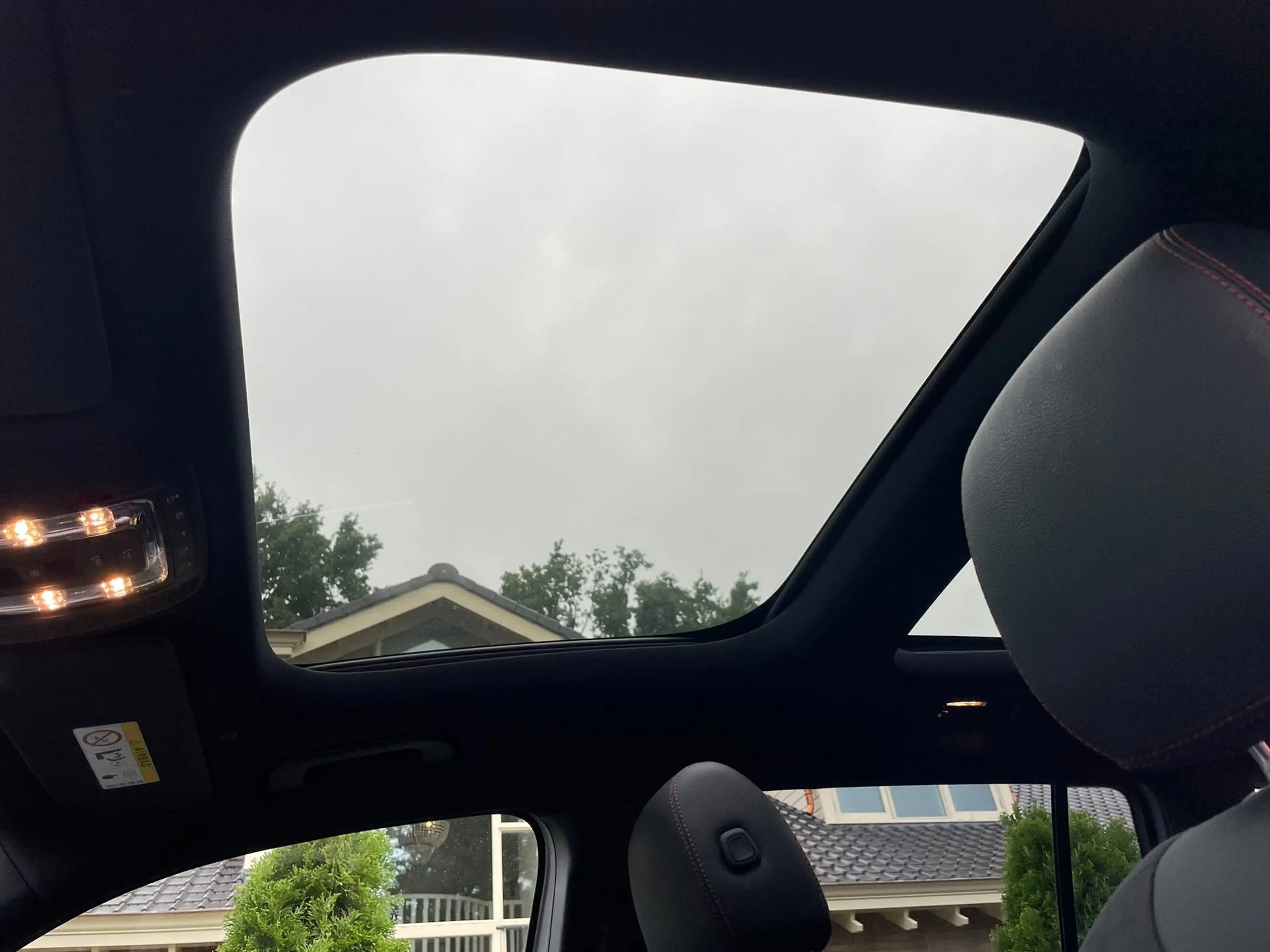 Mercedes-Benz EQB 300 4MATIC PANO LED NAVI CAMERA — photo 7