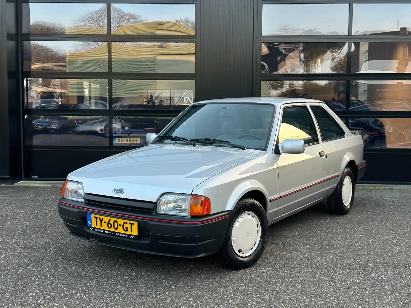Ford Escort 1.4 CL 1989 Nette Staat APK Šedá - 1