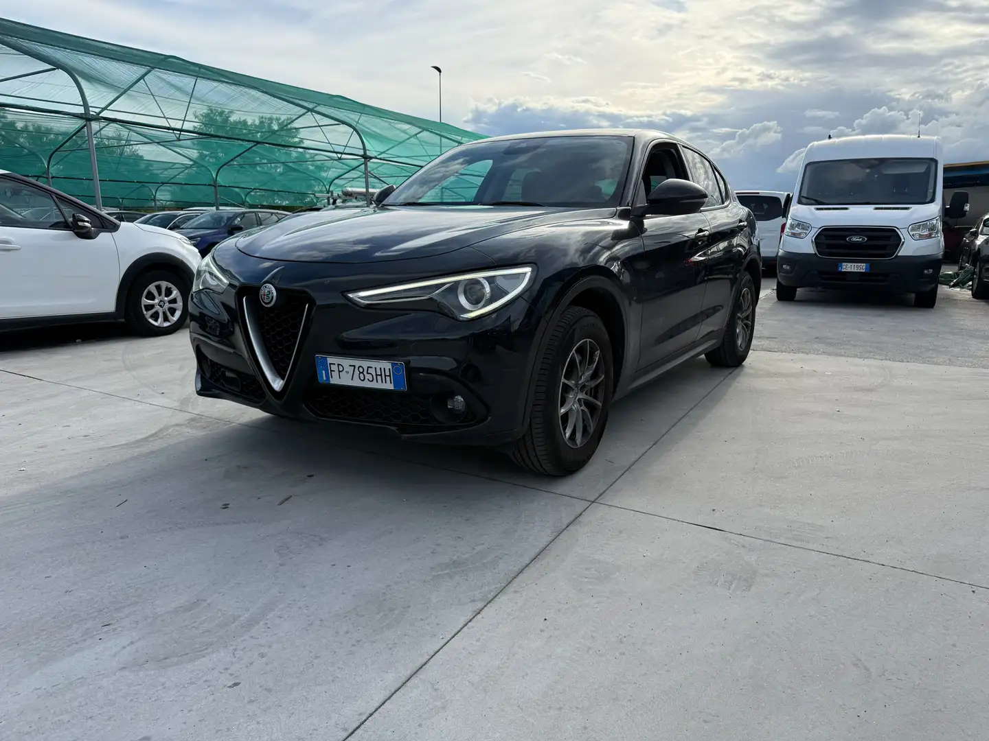 Alfa Romeo Stelvio Stelvio 2017 2.2 t Business Q4 180cv auto FP785hh Schwarz - 2