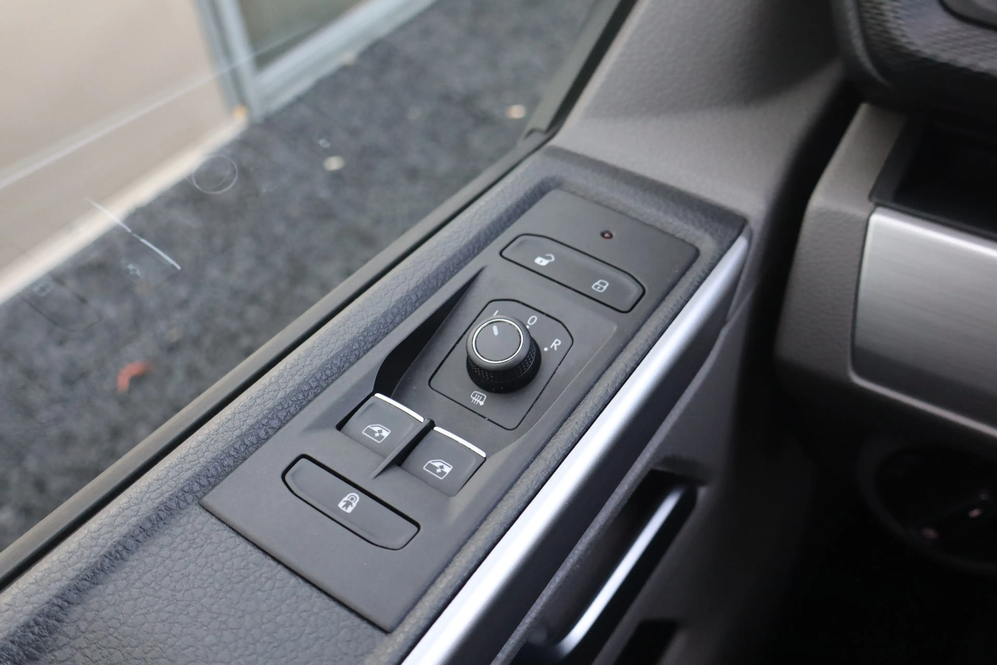 Volkswagen T6.1 Transporter 2.0 TDI L1H1 28 Bulli - NL Auto!! Adap Cruise I Ca — photo 27