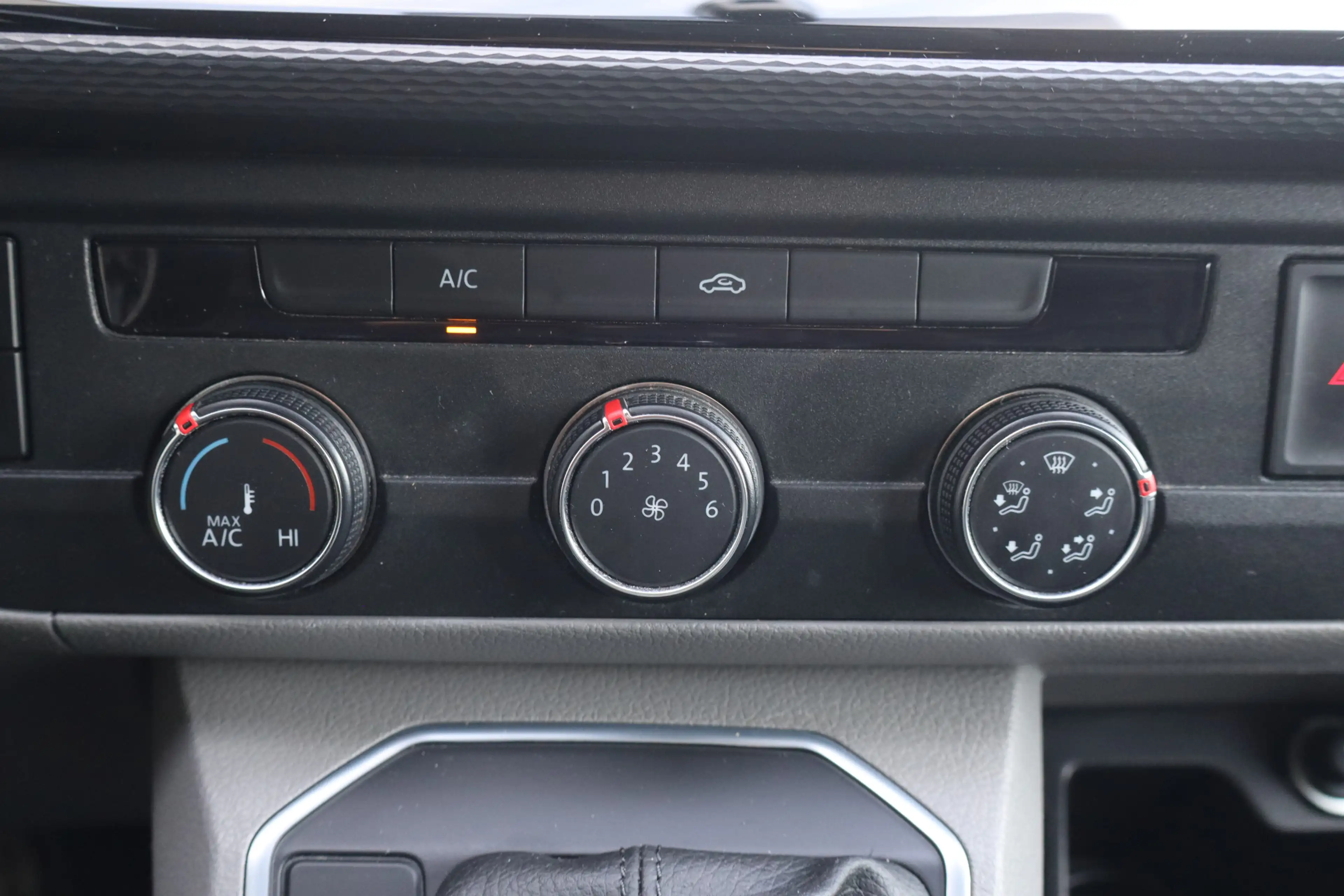 Volkswagen T6.1 Transporter 2.0 TDI L1H1 28 Bulli - NL Auto!! Adap Cruise I Ca — photo 24