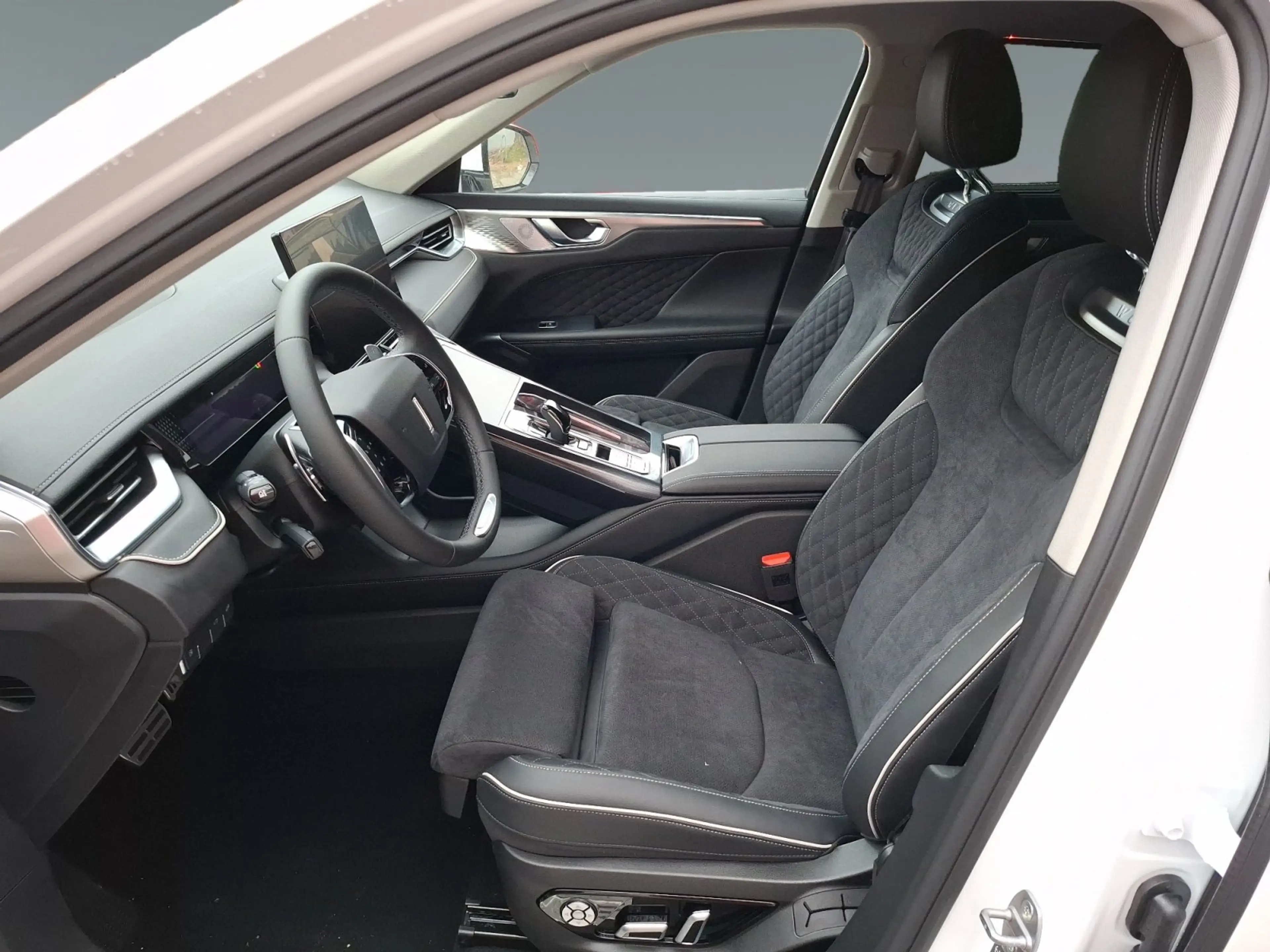 GWM WEY 05 WEY 05 Premium AWD mit Anhängerkupplung — photo 10