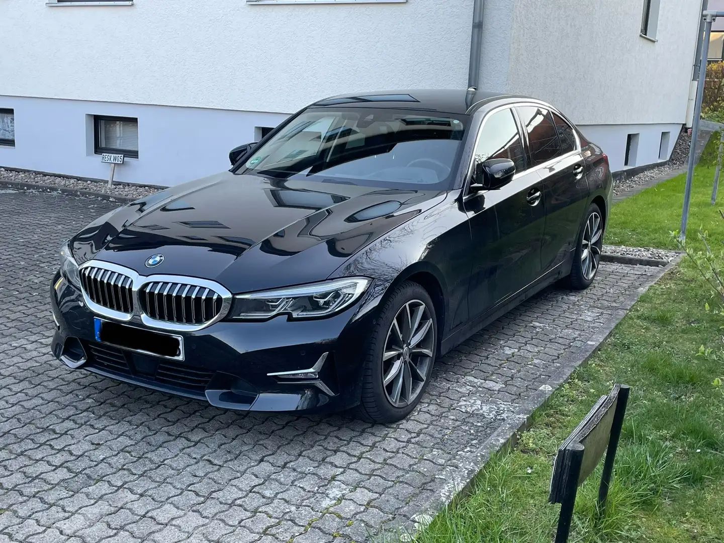 BMW 330 330i Aut. Luxury Line - Garantie bis 02/2025 Schwarz - 1