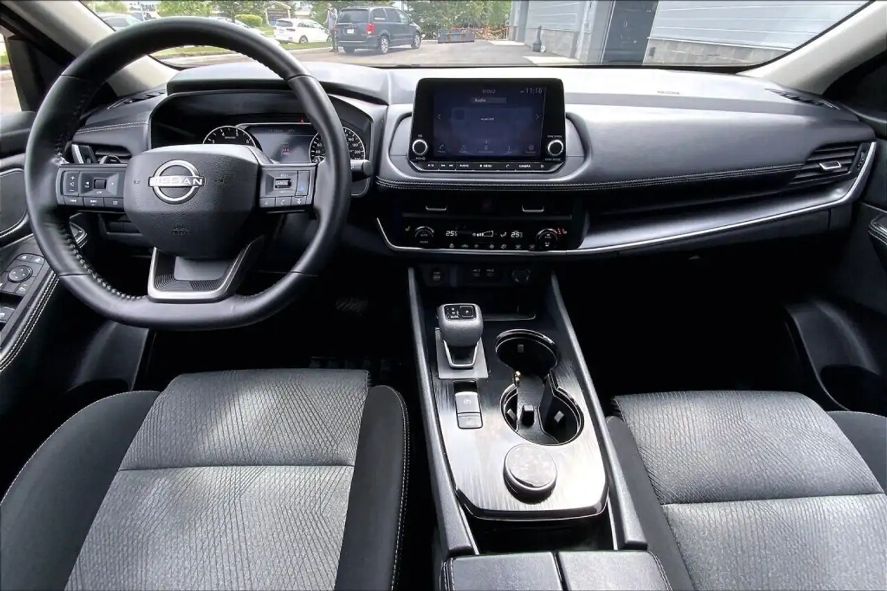 Nissan Rogue снимка Nissan Rogue