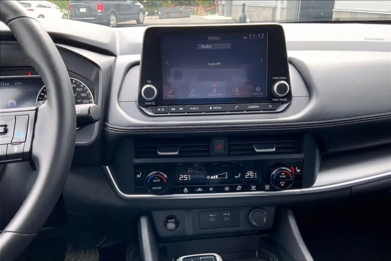 Nissan Rogue снимка Nissan Rogue