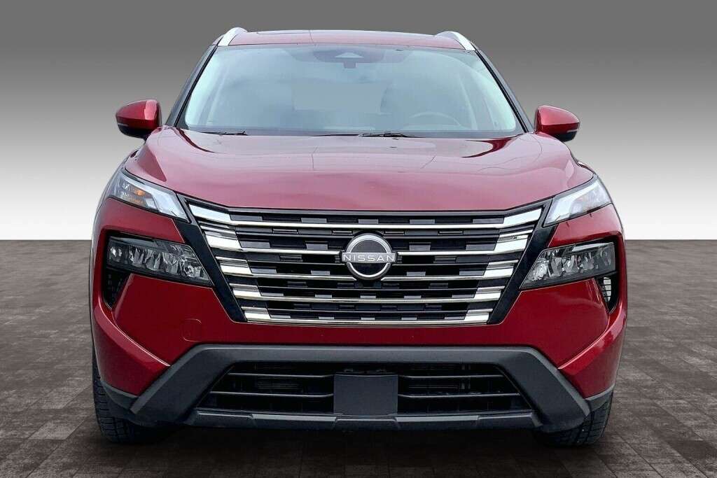 2025 Nissan Rogue SV MOONROOF AWD | LEATHER | HEATED SEATS & WHEEL — снимка 1