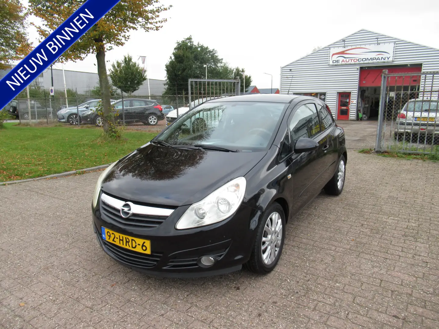 Opel Corsa 1.4-16V Business 1e Eigenaar Volledig Onderhouden Zwart - 1