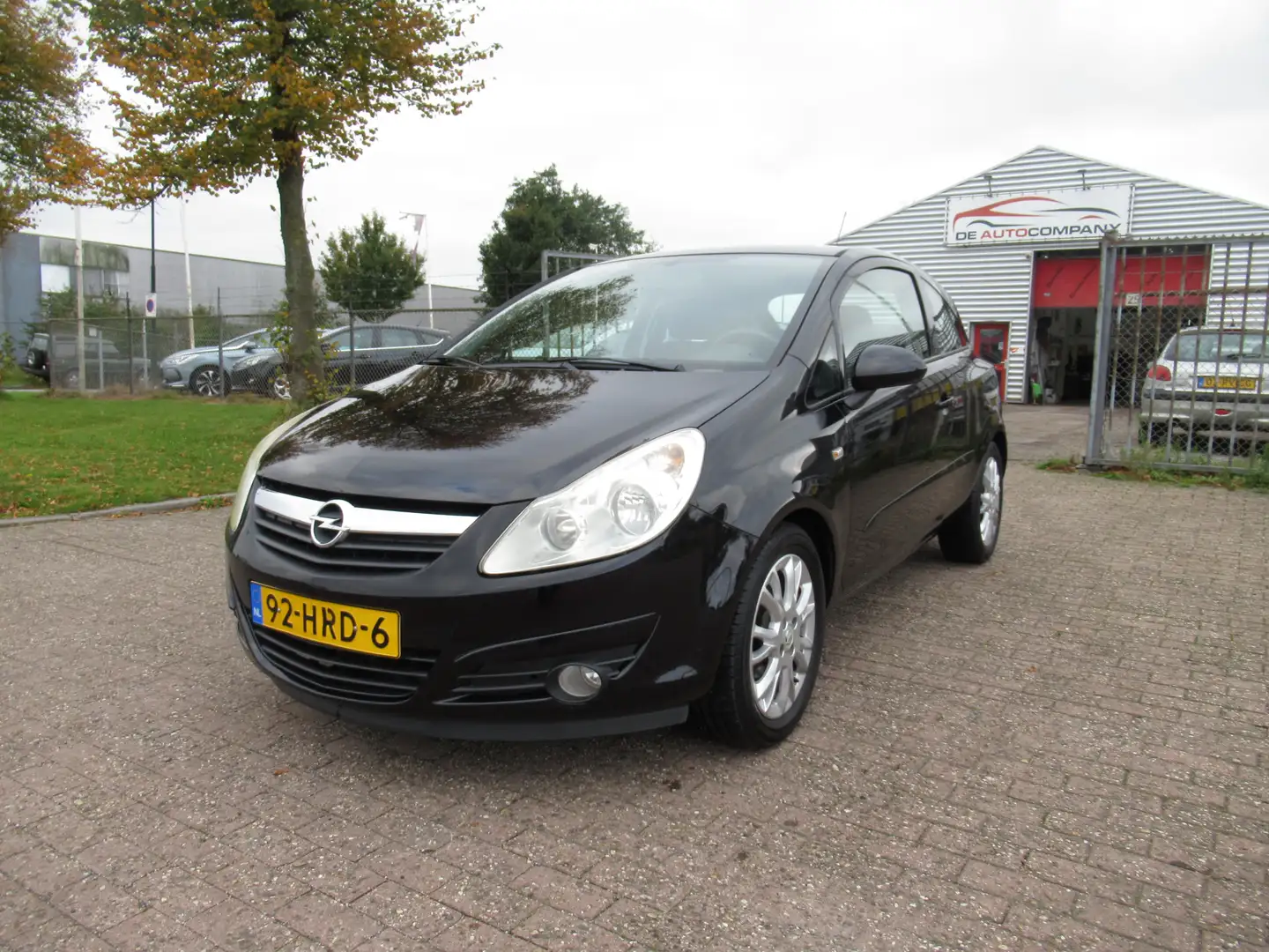 Opel Corsa 1.4-16V Business 1e Eigenaar Volledig Onderhouden Zwart - 2