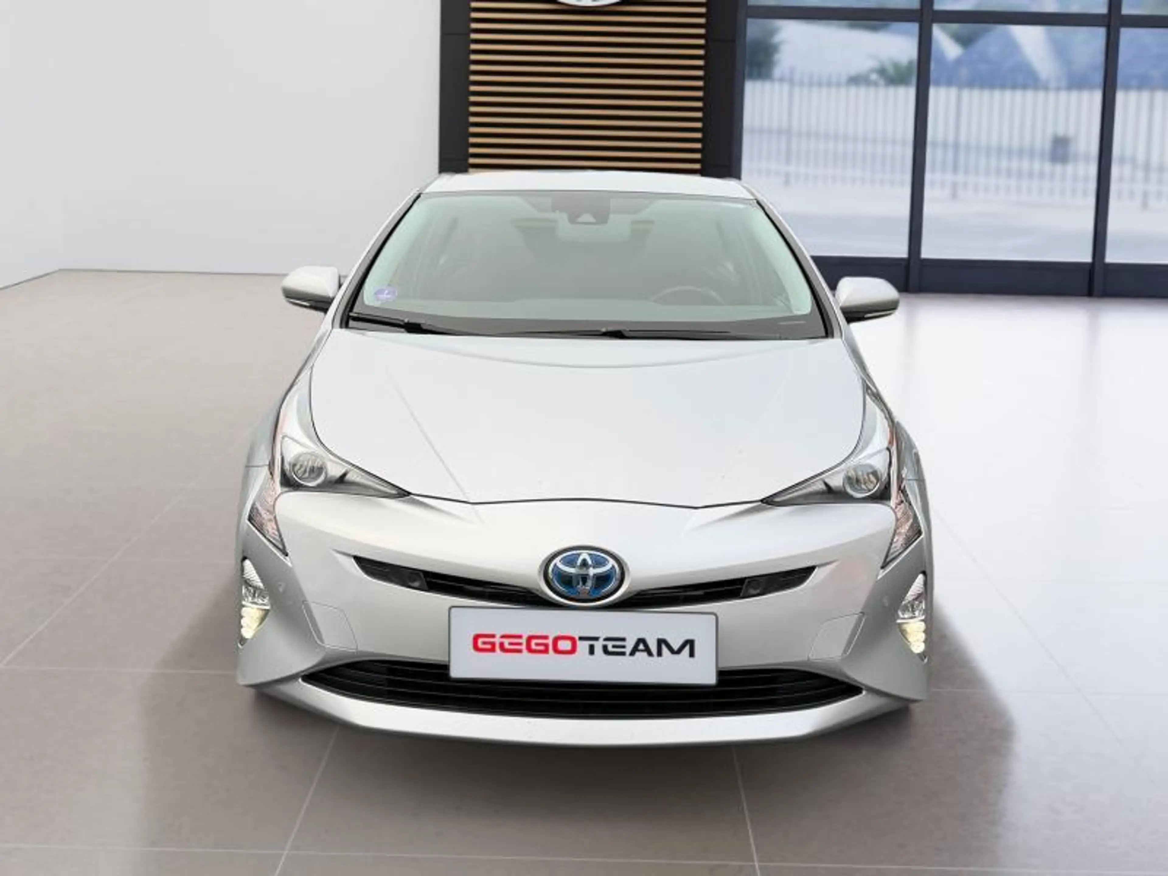 Toyota Prius Lounge — photo 9