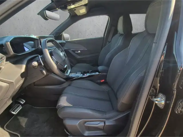 Peugeot 2008 view 9