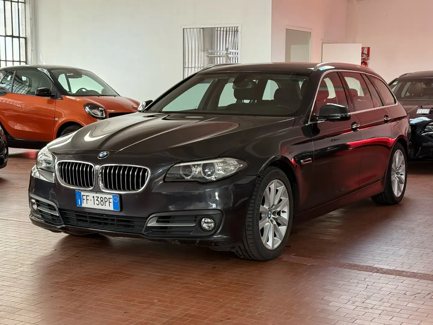 BMW 525 525d Touring xdrive Business auto E6 IVA ESPOSTA Grigio - 2