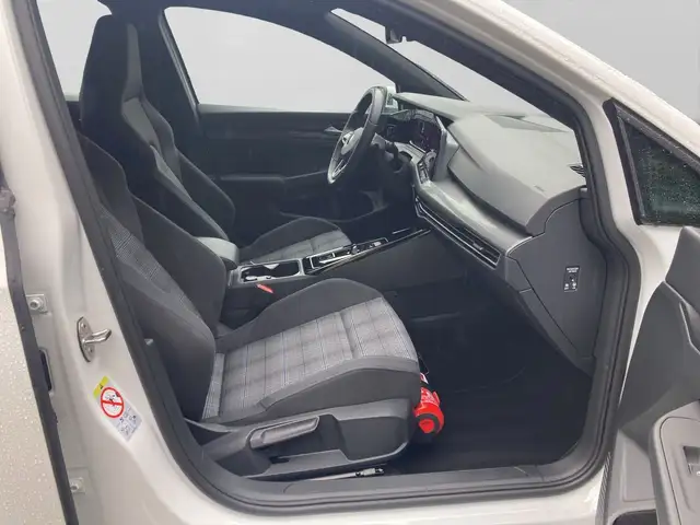 Volkswagen Golf view 4
