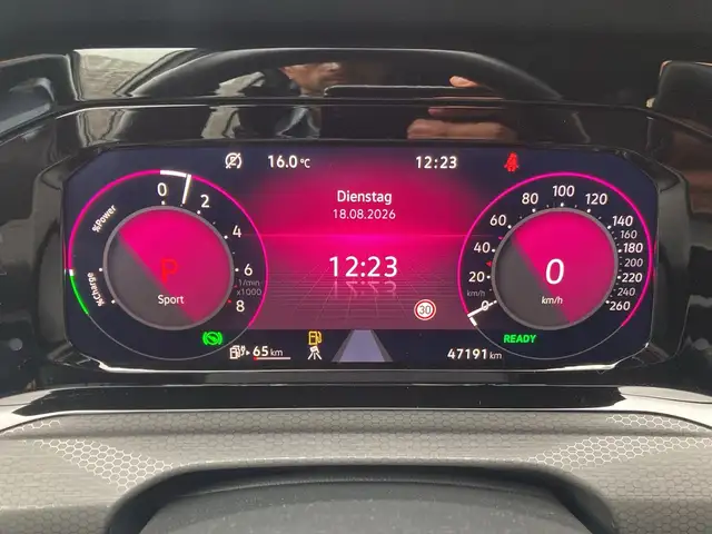 Volkswagen Golf view 10